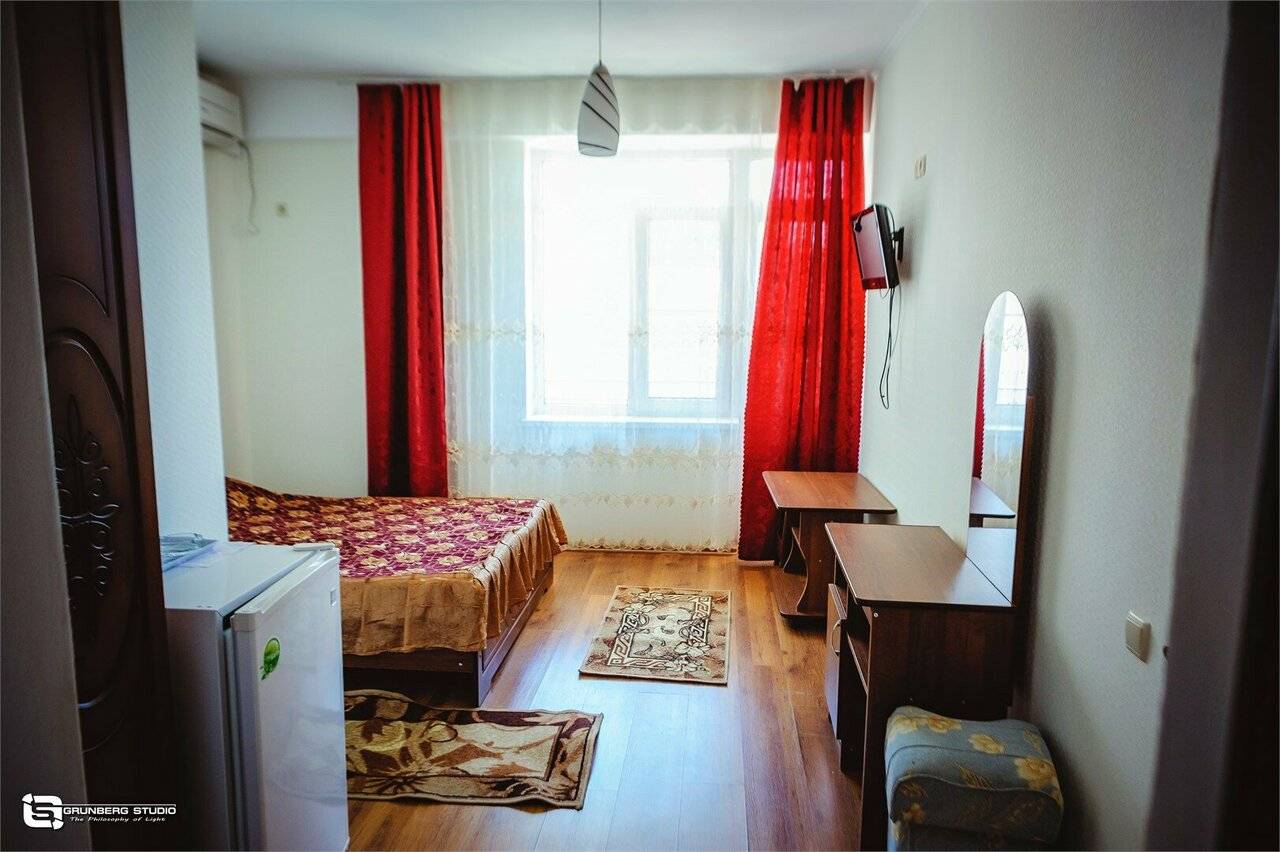 Фотографии номера Двухместный номер с одной кроватью в Гостинице Гармония Лазаревское