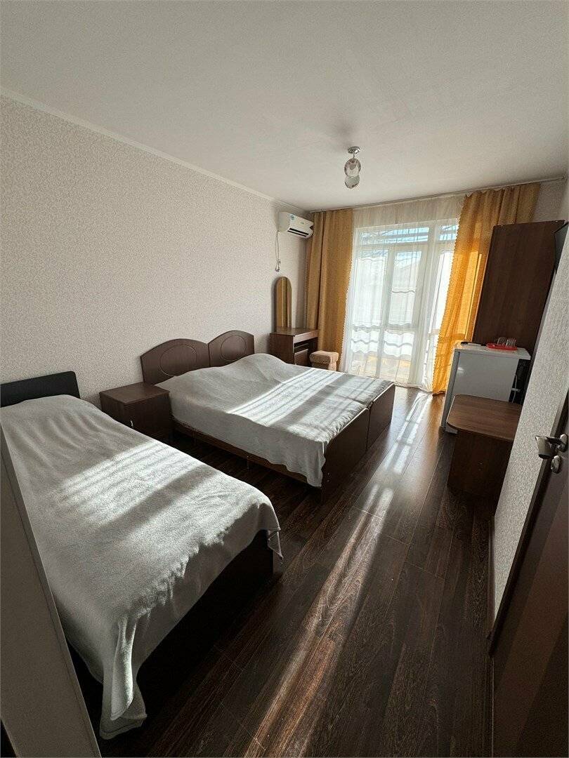 Фотографии номера Трехместный номер в Гостинице Гармония Лазаревское