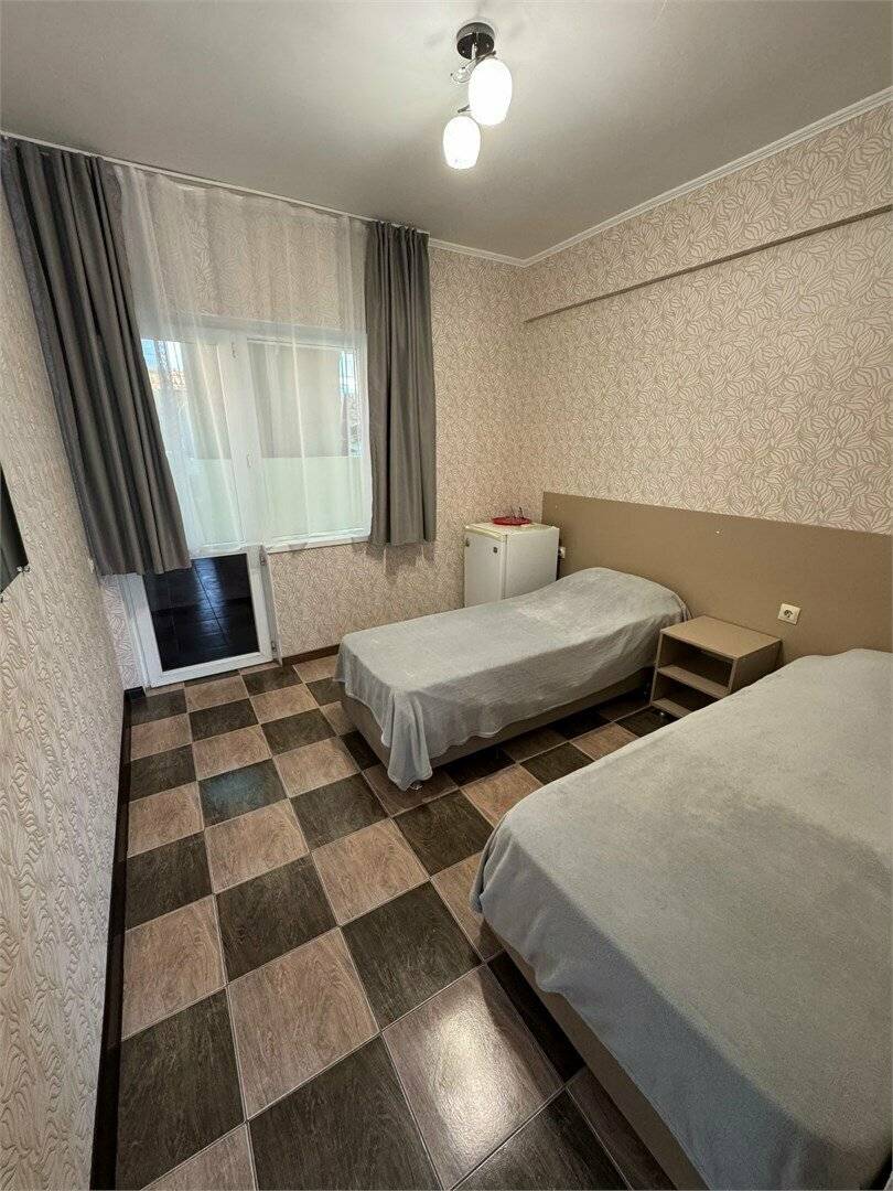 Фотографии номера Четырехместный номер «Комфорт» в Гостинице Гармония Лазаревское