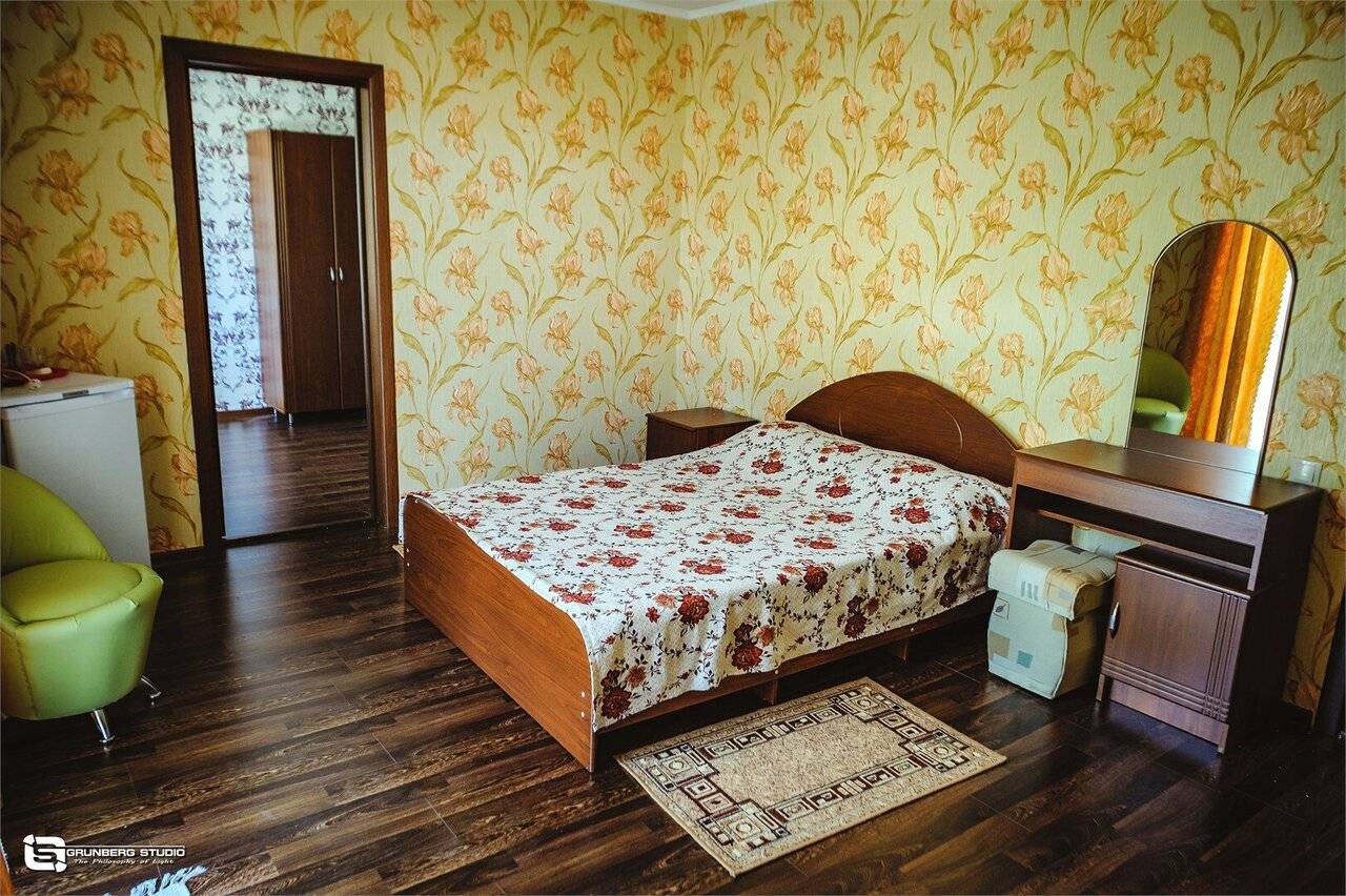 Фотографии номера Семейный номер комфорт в Гостинице Гармония Лазаревское