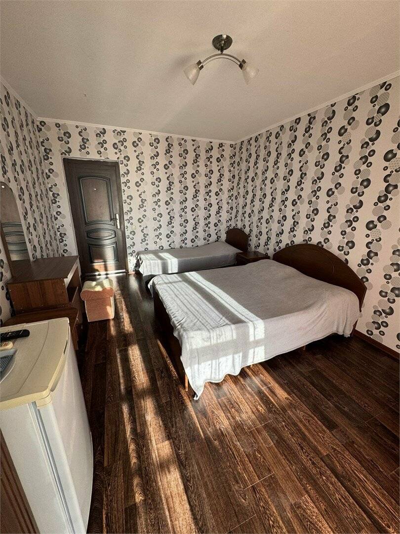 Фотографии номера Трехместный номер в Гостинице Гармония Лазаревское