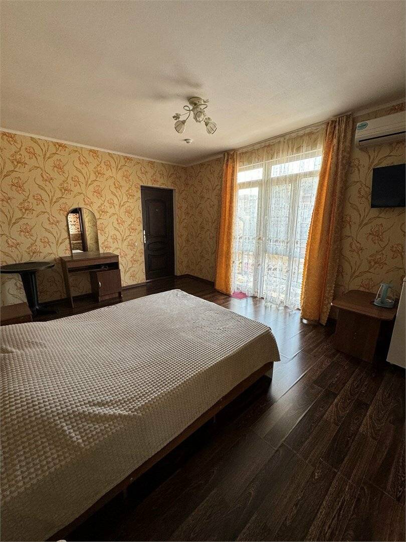 Фотографии номера Семейный номер комфорт в Гостинице Гармония Лазаревское